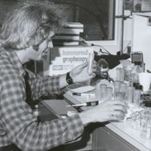 Doug Hanahan worked at Cold Spring Harbor Laboratory in 1982.&nbsp;